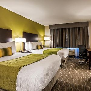 Queen Room Two Queen Beds Bath Tub Disability Access